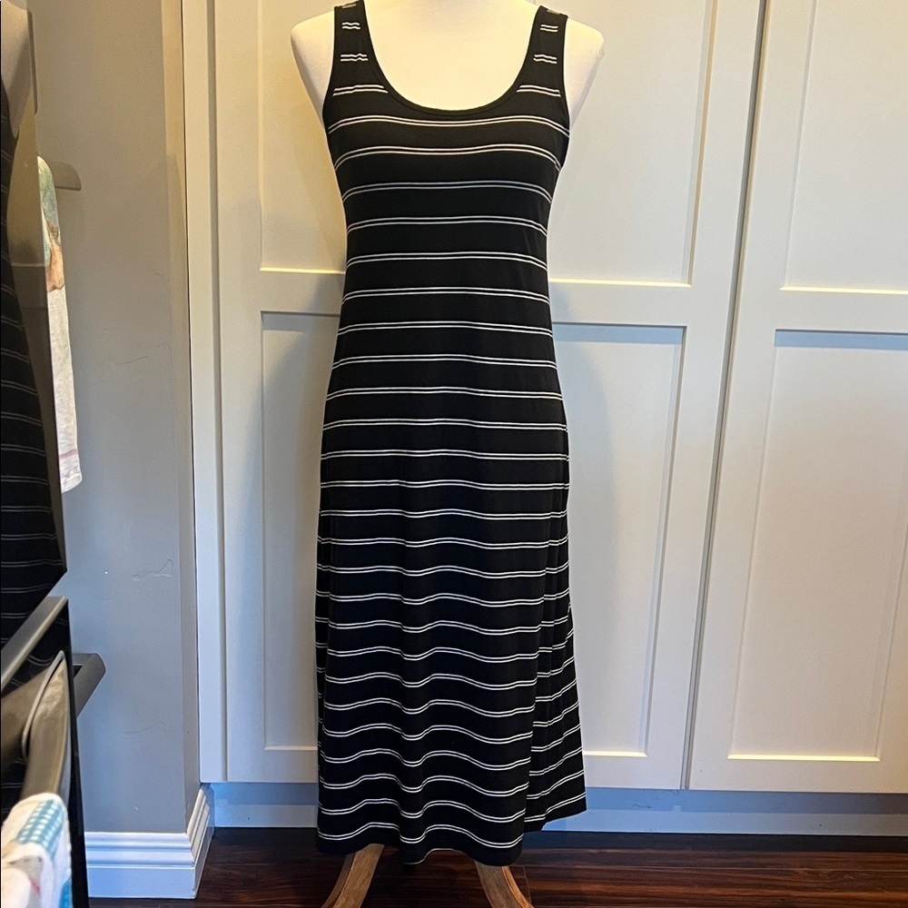 Uniqlo Black and White Striped Maxi Dress Size S